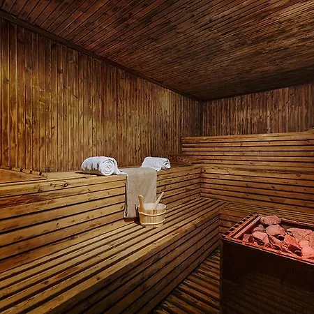 Royal And Casino Hotel