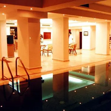 Royal And Casino 4*