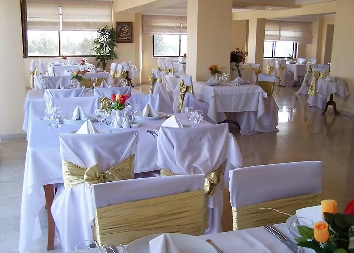 酒店 Royal And Casino 4*