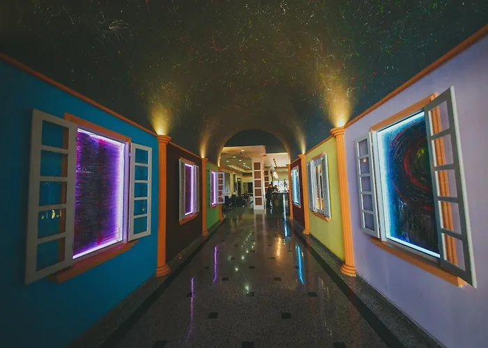 Royal And Casino 酒店 4*