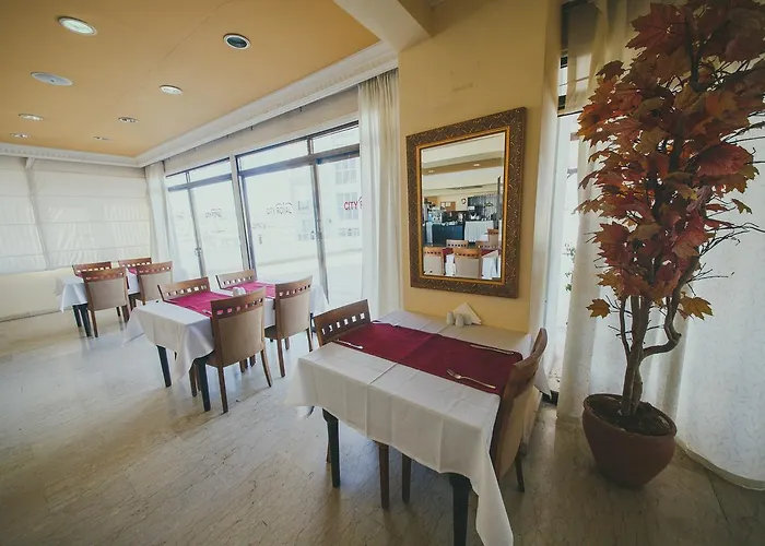 酒店 Royal And Casino 4*