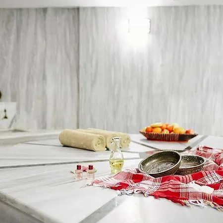 Royal And Casino Hotel 4*