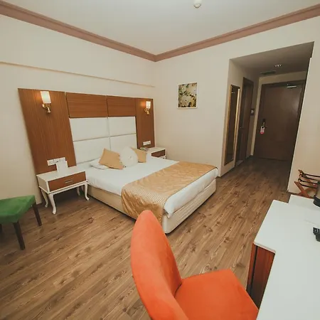 Royal And Casino Hotel 4*