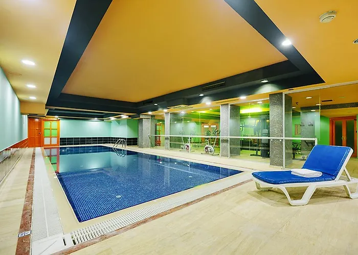 فندق Royal And Casino