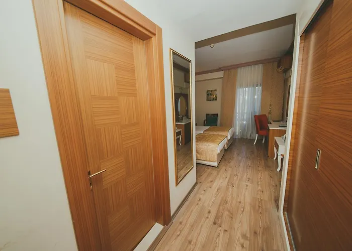 فندق Royal And Casino 4*