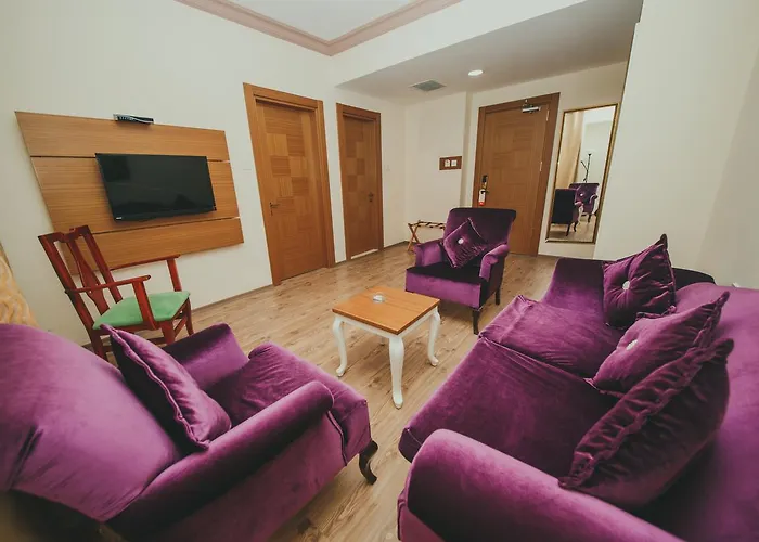 فندق Royal And Casino