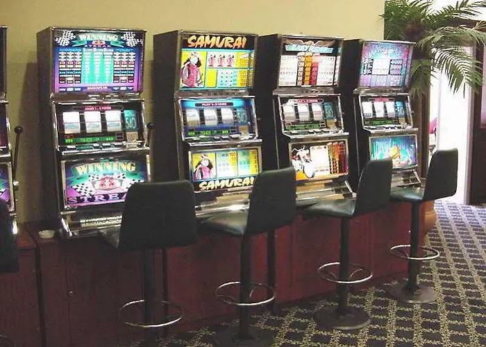 Royal And Casino فندق 4*